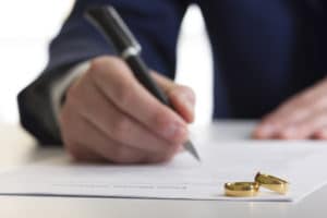 Why is It Important to Work with an Experienced Divorce Lawyer in Irvine CA?
